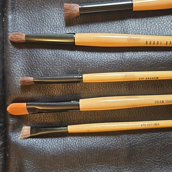 Bobbi Brown black brush roll with 15 brushes - Picture 5 of 10